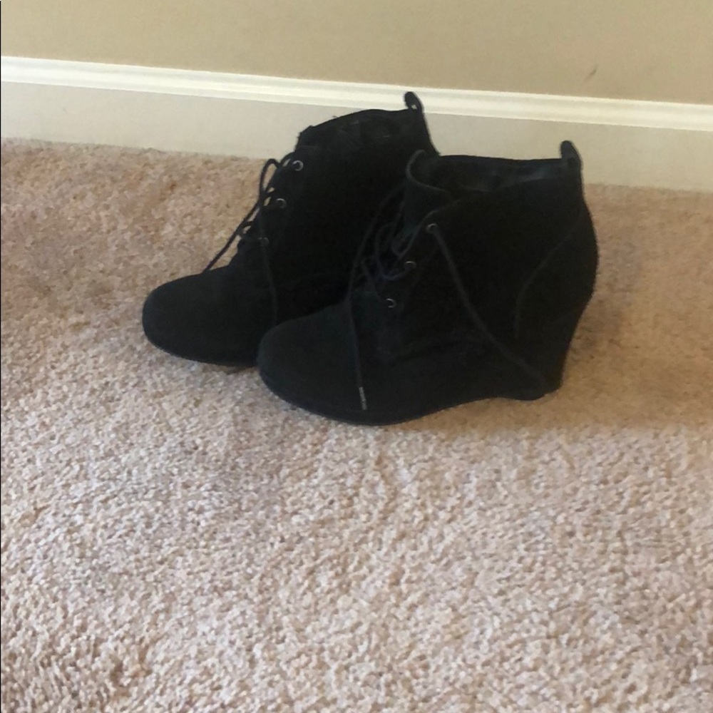 Dolce Vita Black Wedges